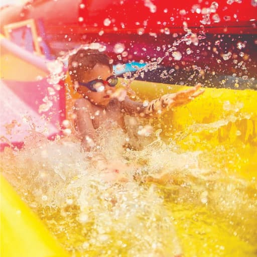 piscina-con-tobogan-jardines-de-bellavista-ortiz-finca-raiz